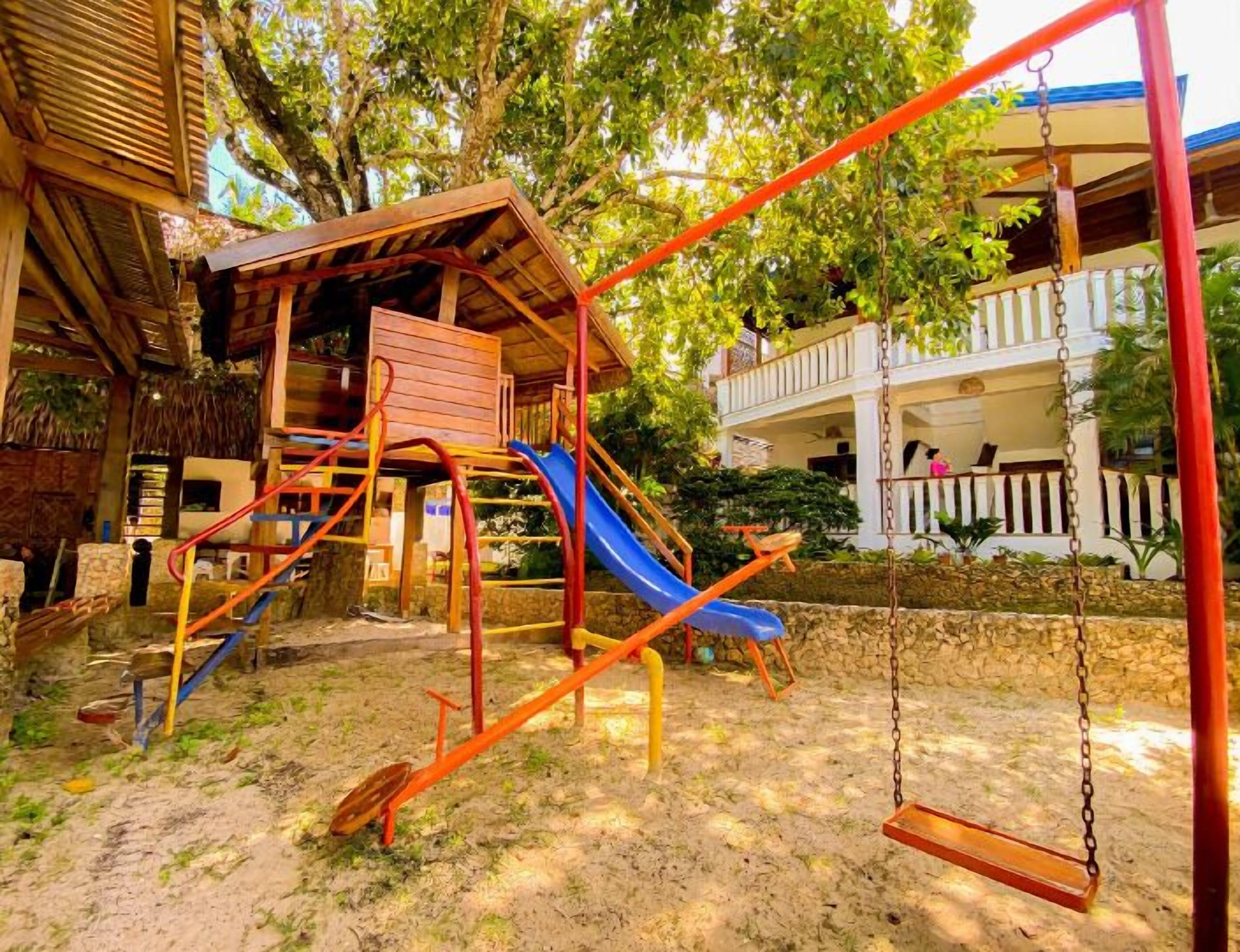 Children’s play area – outdoor