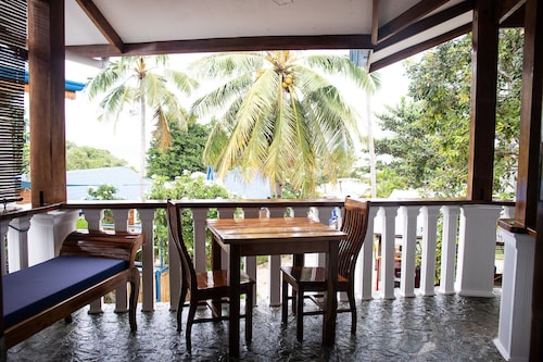 Rainbow Bay Beach and Dive Resort