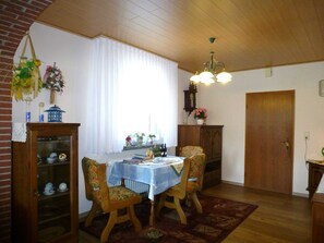 Dining - Cozy Apartment near Forest in Hullersen (Einbeck)