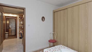Apartment | 1 bedroom, individually furnished, iron/ironing board