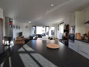 Dining - Luxurious Home in a Quiet Neighbourhood Near the sea and the Centre of Knokke (Knokke-Heist)