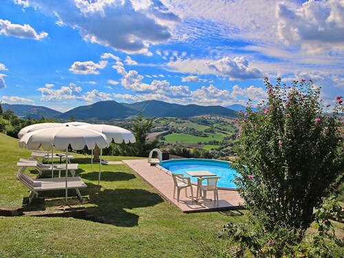 Apartment in Piticchio With Pool and BBQ