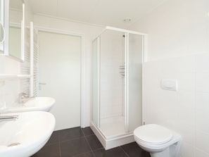 Bathroom - Luxury Villa with Boathouse & Jetty near Stavoren (Stavoren)