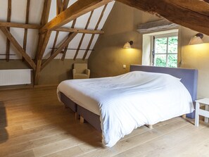 Huis | 9 slaapkamers, individueel gemeubileerd, beddengoed