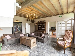 House | Living room