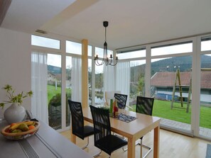 Apartment | Dining