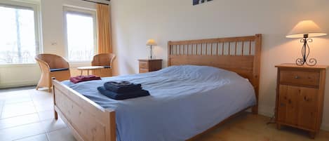 House | 4 bedrooms, individually furnished, bed sheets