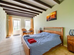 4 bedrooms, individually furnished, bed sheets - Holiday Home with Meadow View near Forests (Schoonoord)