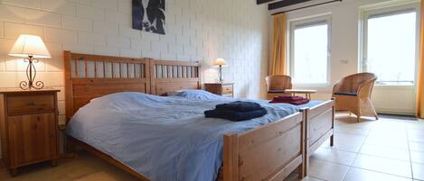 Rumah | 4 kamar tidur dan dilengkapi dengan perabotan berbeda-beda