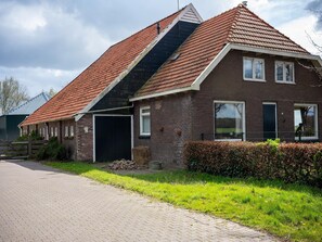 Exterior - Holiday Home with Meadow View near Forests (Schoonoord)