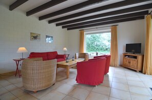 House | Living room - Holiday Home with Meadow View near Forests (Schoonoord)