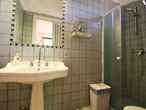 House | Bathroom - Holiday Home in Selci With Saltwater Pool (Selci)