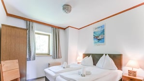 Unclassified image, 5 of 40, button - Holiday Home With Balcony (Bruck an der Grossglocknerstrasse)