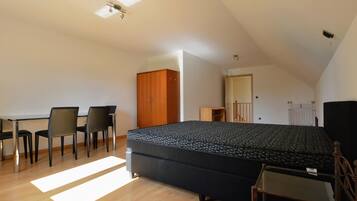 Vila | 4 kamar tidur dan dilengkapi dengan perabotan berbeda-beda