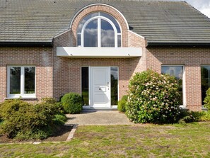 Villa | Exterior