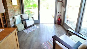 Cottage | Living room - In a Beautiful Property With Pool and Views of the Hills of the Val di Chiana (Foiano della Chiana)