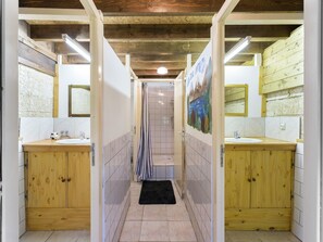 Bathroom - Gouvets Family Retreat (Gouvets)