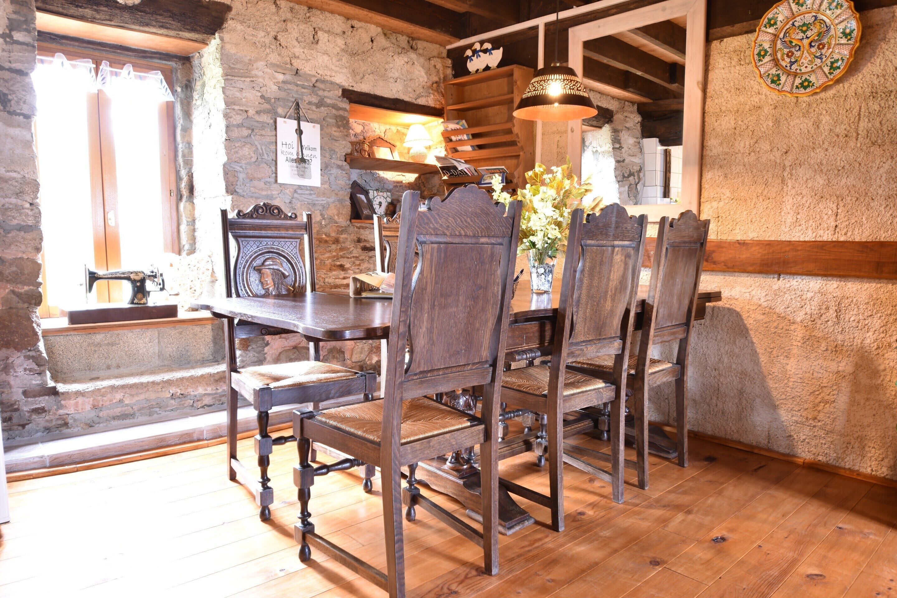 House | Dining