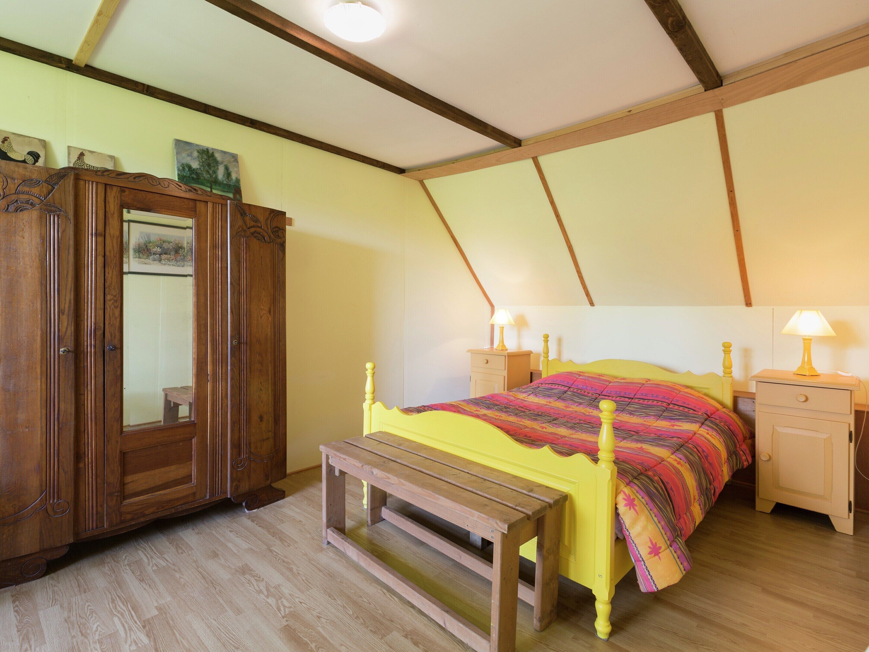 House | 3 bedrooms, individually furnished, bed sheets