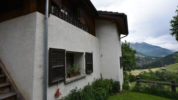 تفاصيل الفندق من الخارج