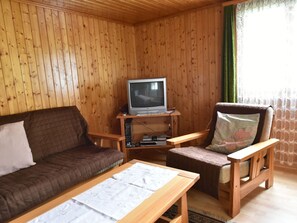 單棟房屋 | 客廳 | 電視