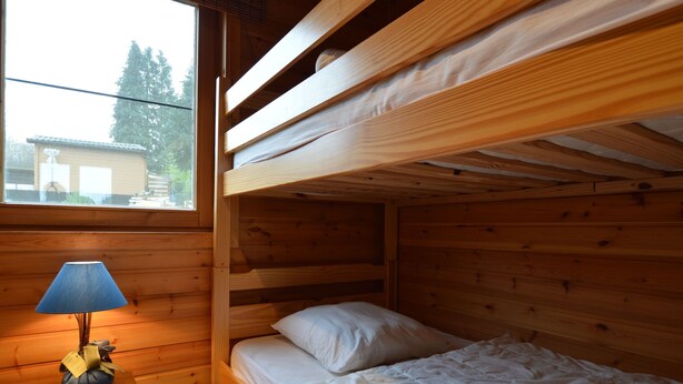 Chalet | 3 bedrooms, individually furnished - Chalet With Sauna, Fenced Garden and Beautiful Views near Dinant (Hastiere)