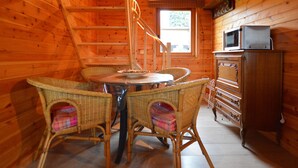 Dining - Chalet With Sauna, Fenced Garden and Beautiful Views near Dinant (Hastiere)