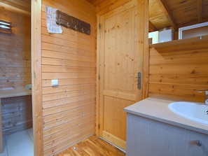 Shower - Chalet With Sauna, Fenced Garden and Beautiful Views near Dinant (Hastiere)