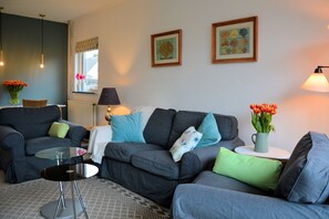 House | Living room - Cozy Holiday Home in Noordwijkerhout near Lake (Noordwijkerhout)