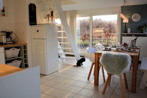 House | Dining - Cozy Holiday Home in Noordwijkerhout near Lake (Noordwijkerhout)