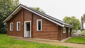Exterior - Holiday Bungalow With Sauna, Located on a Pond in Hoge Hexel (Hoge Hexel)