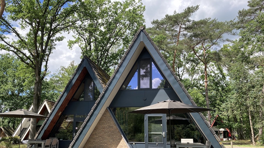 Family Bungalow by the Fen