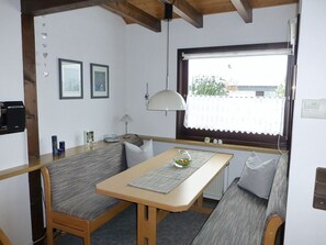 Dining - Beautiful Holiday Home in Mielinghausen Near Ski Area (Meschede)