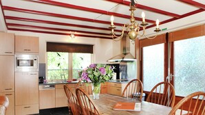 Dining - Holiday Home in the Midst of Expansive Meadows in Overijssel (Kamperveen)