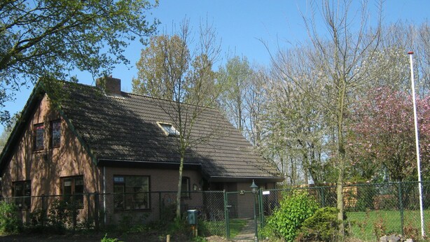 Exterior - Holiday Home in the Midst of Expansive Meadows in Overijssel (Kamperveen)