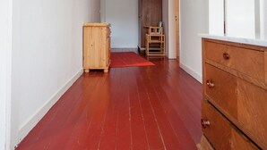2 Schlafzimmer, individuell eingerichtet, Bettwäsche