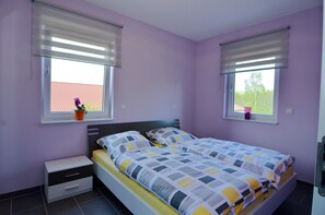 2 bedrooms, bed sheets