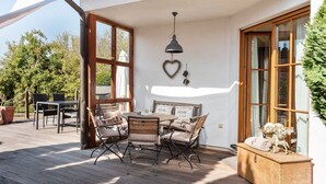 Balcony - Modern Holiday Home in Willersdorf With Spa (Frankenberg)