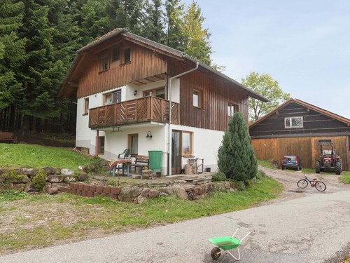 Beautiful Apartment in Lauterbach ot Fohrenbhl With Garden