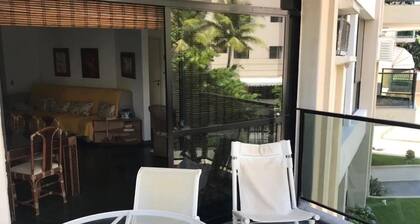 Increíble y espacioso apartamento familiar en Enseada a una cuadra de la playa