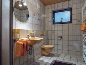 Apartment | Bathroom
