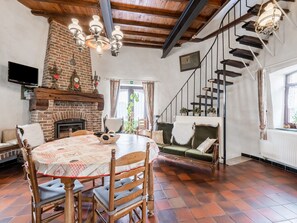 House | Dining