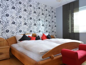 Căn hộ | 1 phòng ngủ, trang bị nội thất với thiết kế riêng biệt 