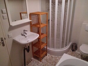 Bathtub
