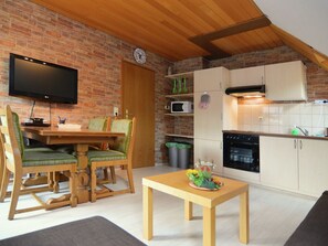 Dining - Bright Apartment in the Harz - Balcony, Terrace, Garden, Play Opportunities, (Herzberg am Harz)