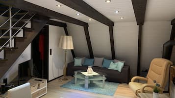 Fernseher, Kamin, Tischfußball