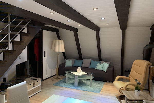 Fernseher, Kamin, Tischfußball