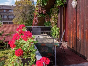 House | Balcony - Cozy Holiday Home in Loßburg near Ski Area (Lossburg)