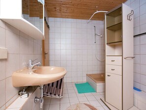 Apartment | Bathroom