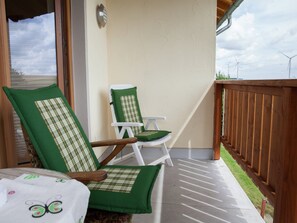 Apartment | Balcony - Apartment in Mtsrz With Garden (Buch)